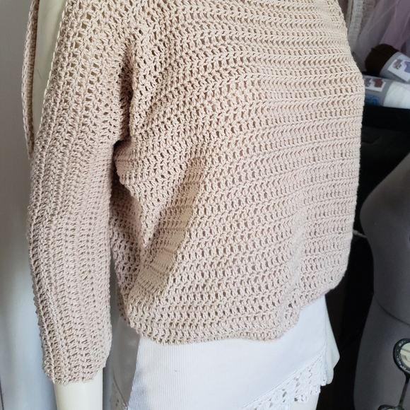 Cold shoulder Crochet top sweater - Picture 3 of 4